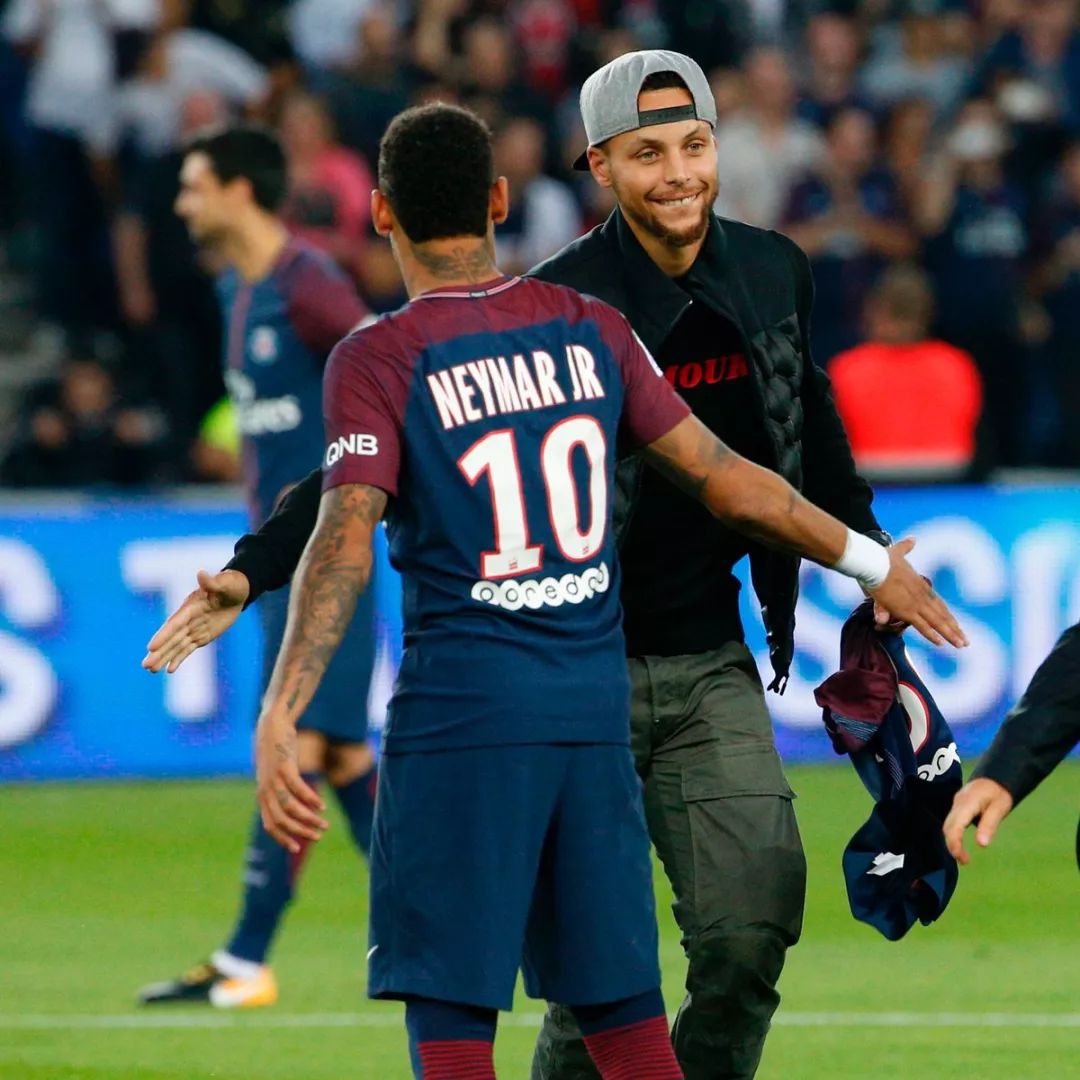 列支敦士登队员们全力拼搏，取得了胜利的简单介绍