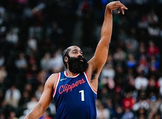 快船客场大胜鹈鹕,取得六连胜 快船客场大胜鹈鹕,取得六连胜