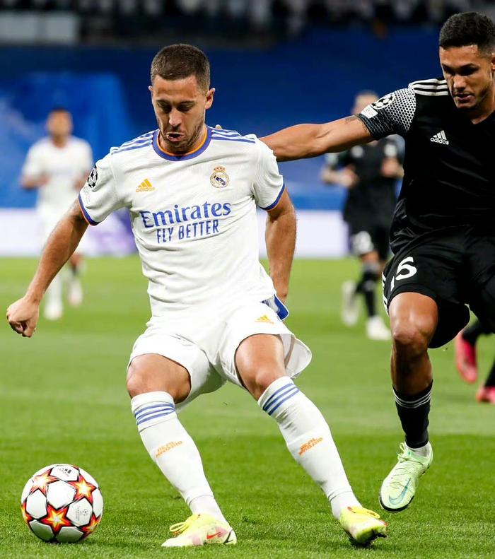 雷火电竞亚洲先驱-皇家马德里前锋本泽马独中两元，帮助球队晋级的简单介绍