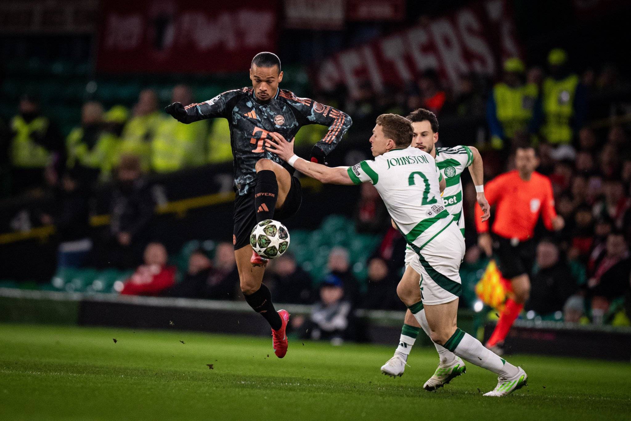 包含拜仁慕尼黑主场惊险胜利,晋级欧冠半决赛的词条 包含拜仁慕尼黑主场惊险胜利,晋级欧冠半决赛的词条