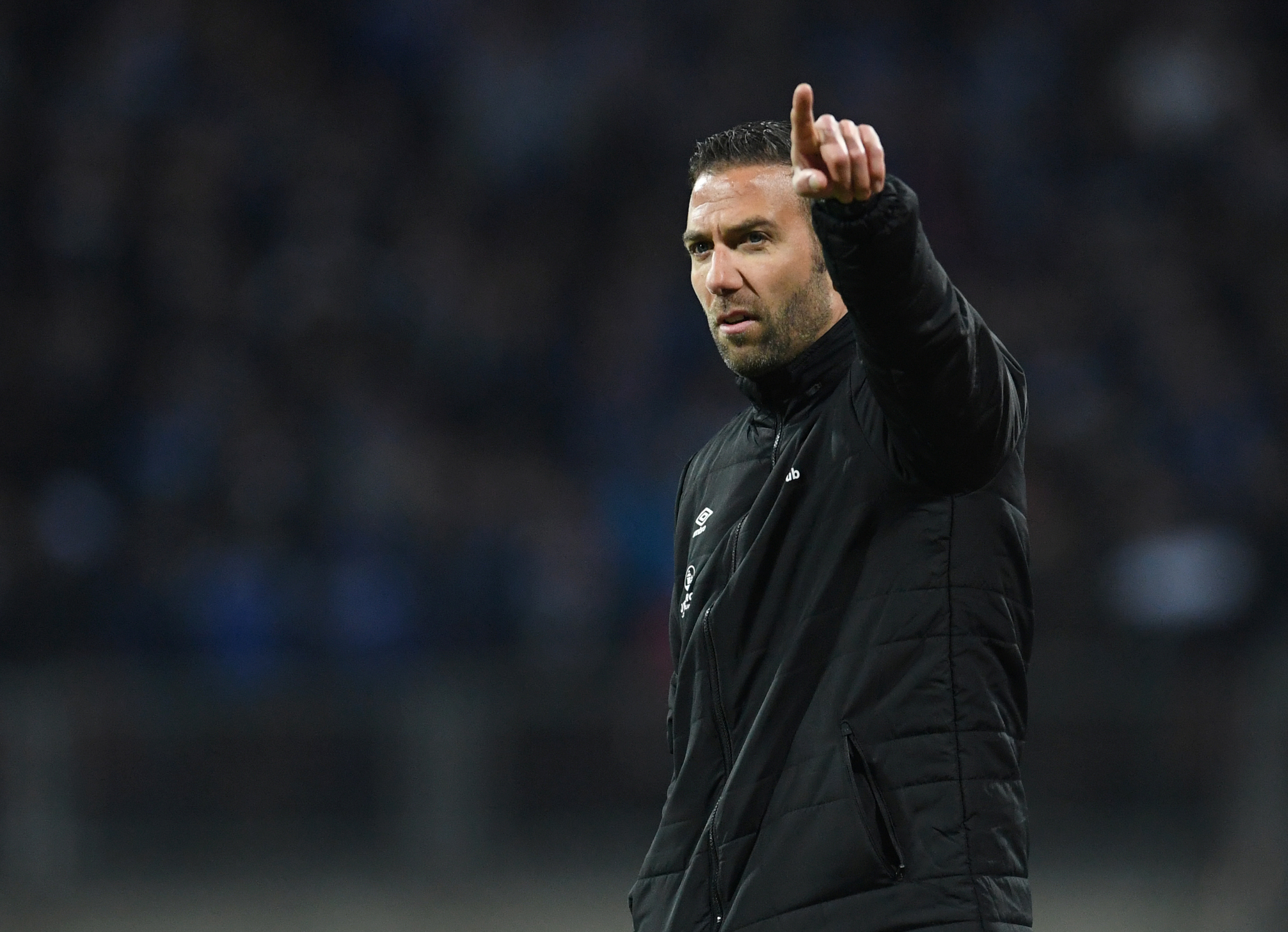 沙尔克客场战平劲旅,坚守不败 沙尔克客场战平劲旅,坚守不败