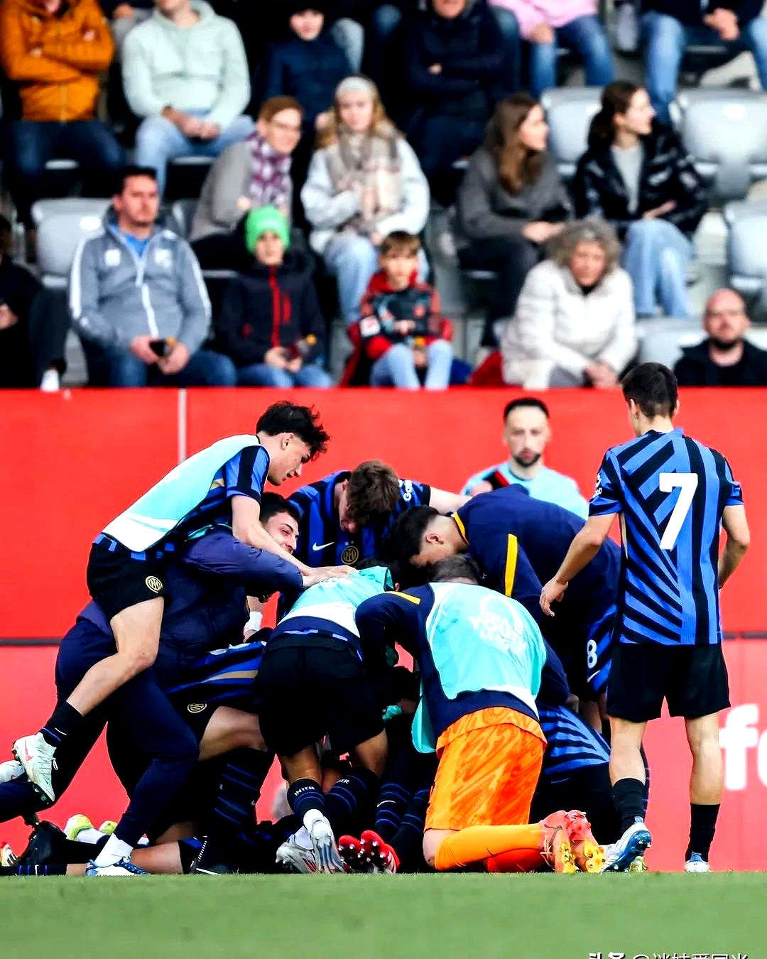 雷火电竞充值-欧洲强队上演绝地反击，惊艳全场