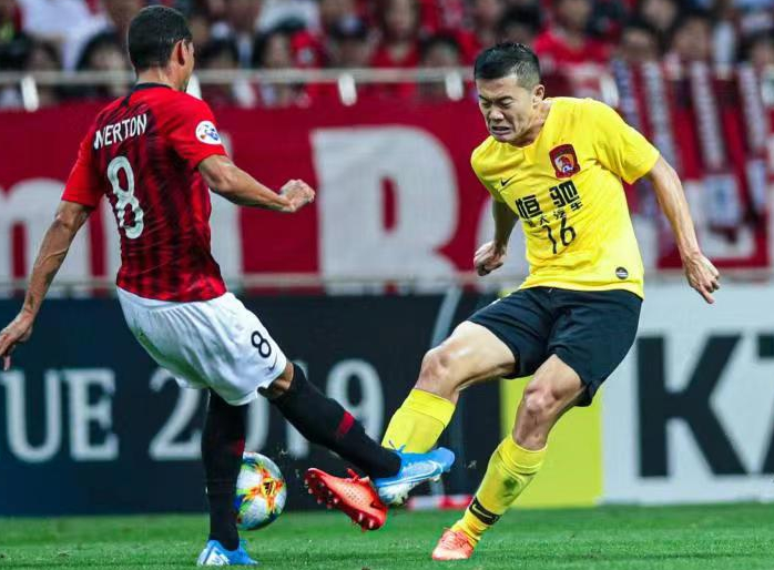 恒大主场不敌上港,输球因素值得探讨 恒大主场不敌上港,输球因素值得探讨