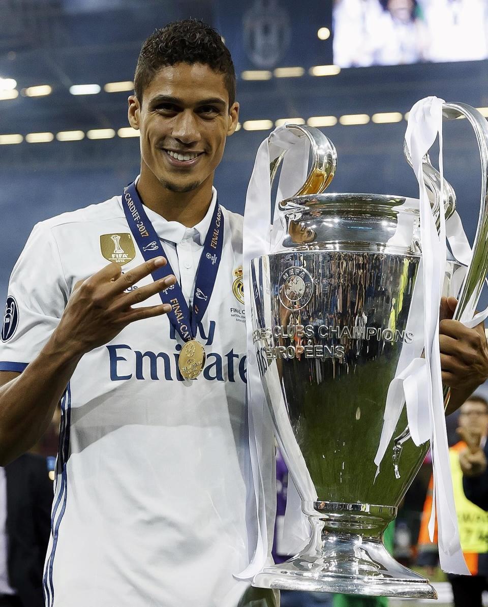 雷火电竞官网-瓦拉内重回皇马，神勇表现带领球队击败对手