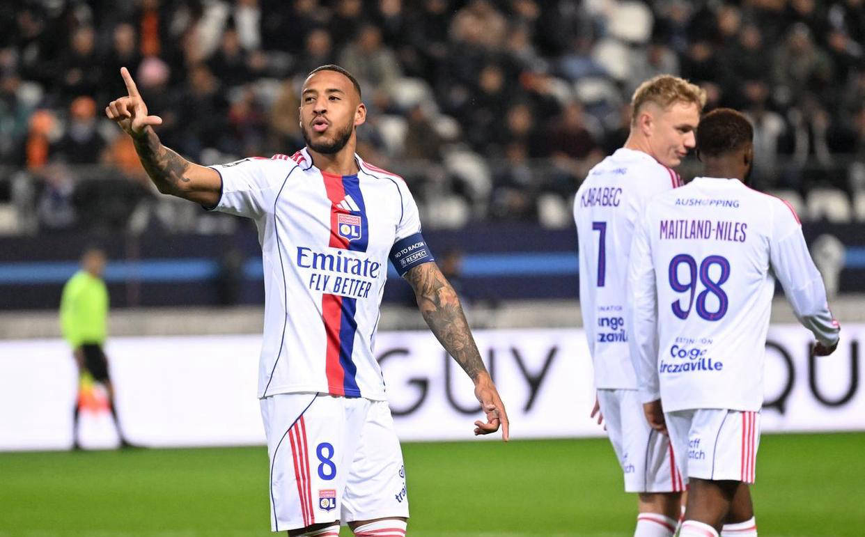 雷火电竞-里昂客场逼平尼斯，保持不败状态