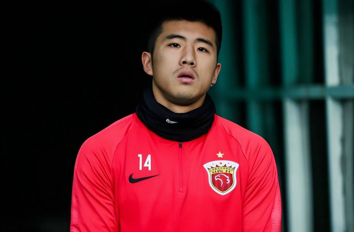 雷火电竞官网-上港客场不敌鲁能，终结连胜