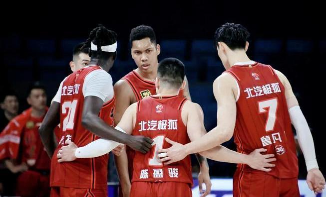 火箭队客场告捷,领先对手赢得不容易 火箭队客场告捷,领先对手赢得不容易