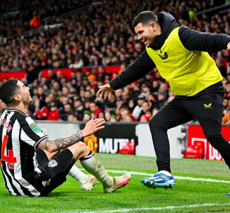 雷火电竞充值-曼联客场惨败，继续走下坡路