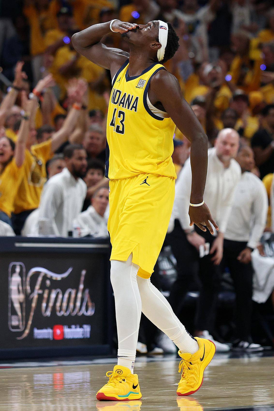 辽宁队翻盘上海队,西亚卡姆高光表现 辽宁队翻盘上海队,西亚卡姆高光表现