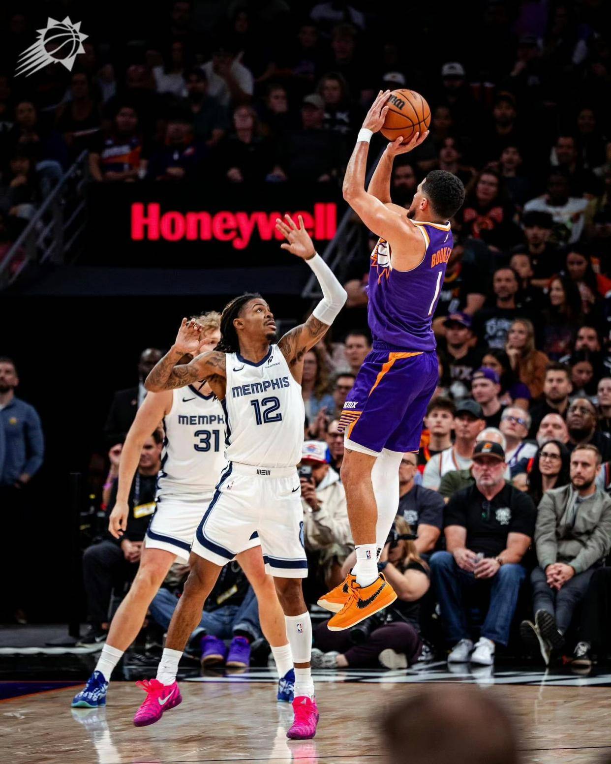 新疆队险胜灰熊,莫兰特高光表现 新疆队险胜灰熊,莫兰特高光表现